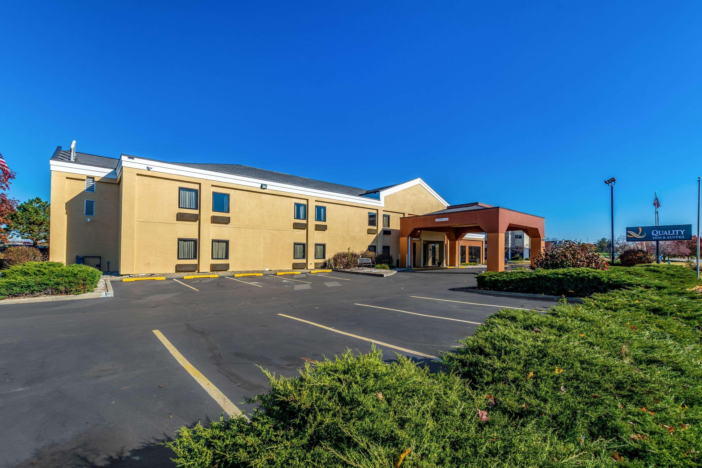 Quality Inn & Suites Southport Indianápolis Exterior foto